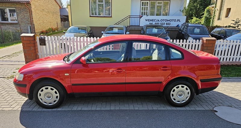 Volkswagen Passat cena 11700 przebieg: 180000, rok produkcji 1998 z Kępno małe 352